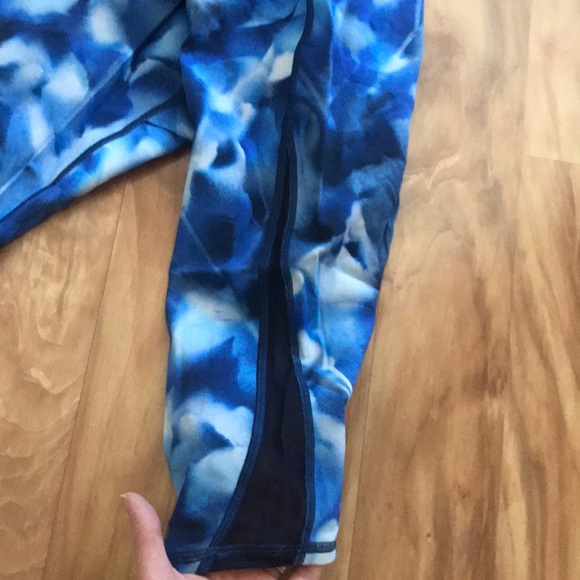 Lululemon blue cropped leggings mesh insert size 6 - Picture 4 of 6